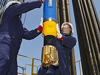 alt image