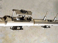 alt image